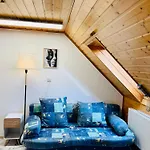 Gracehomes - 6 With Parking - Up To 10 Guests - Large Group & Family Welcome Jettingen (Boblingen)