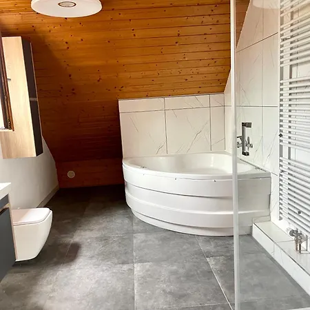Gracehomes - 6 With Parking - Up To 10 Guests - Large Group & Family Welcome * Jettingen (Boblingen)