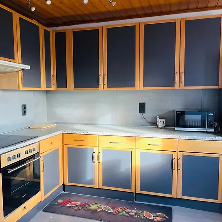 Ghomet - 6 With Parking - Up To 10 Guests - Monteur, Handwerker & Large Family Welcome דירה