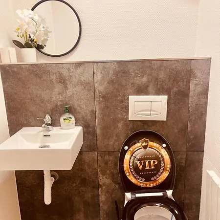 Ghomet - 6 With Parking - Up To 10 Guests - Monteur, Handwerker & Large Family Welcome * Jettingen (Boblingen)