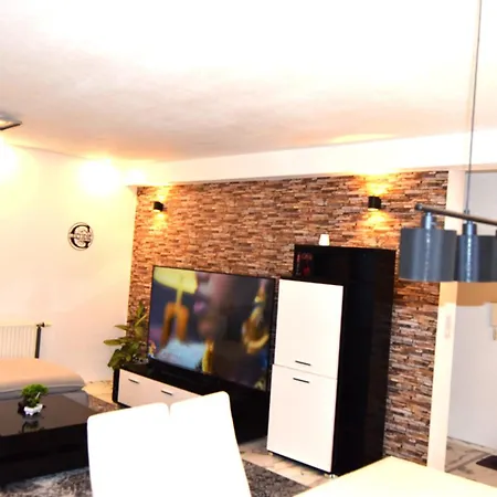 Ghomet - 6 With Parking - Up To 10 Guests - Monteur, Handwerker & Large Family Welcome Jettingen (Boblingen)